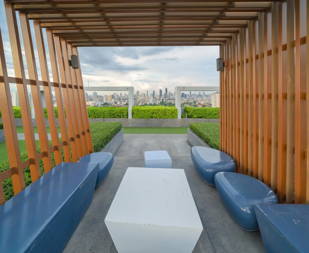 Atap Rooftop Rumah Bergaya Patio